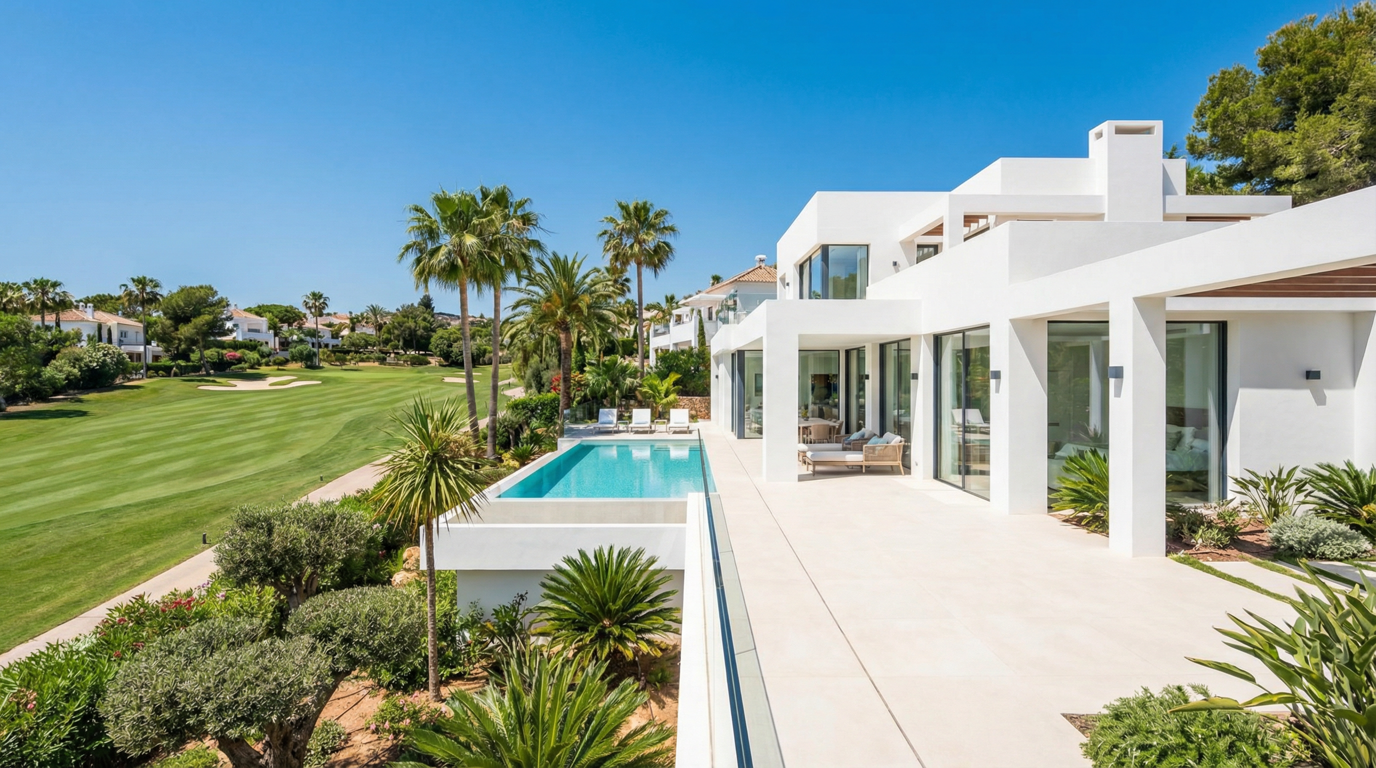 De Uitgebreide Gids voor Verhuizen naar de Costa del Sol: Essentiële Stappen en Inzichten voor Europeanen van 45+ in 2026 - Vastgoed Costa del Sol