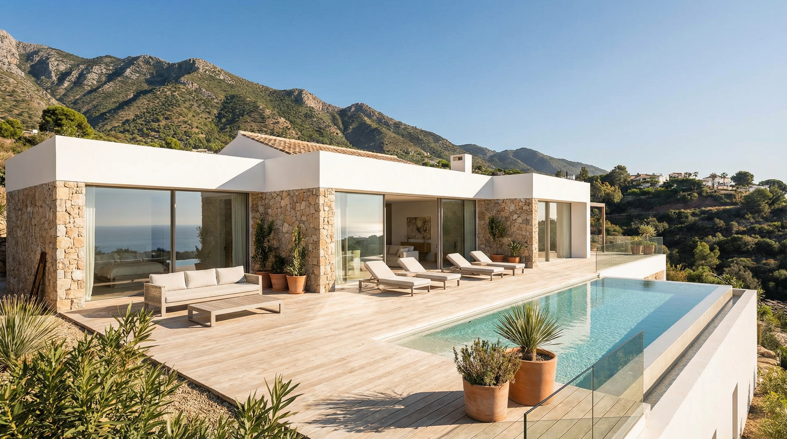 Klar til en stressfri livsstil? Denne luksusejendom på Costa del Sol venter på dig, klar til glæde og harmoni.