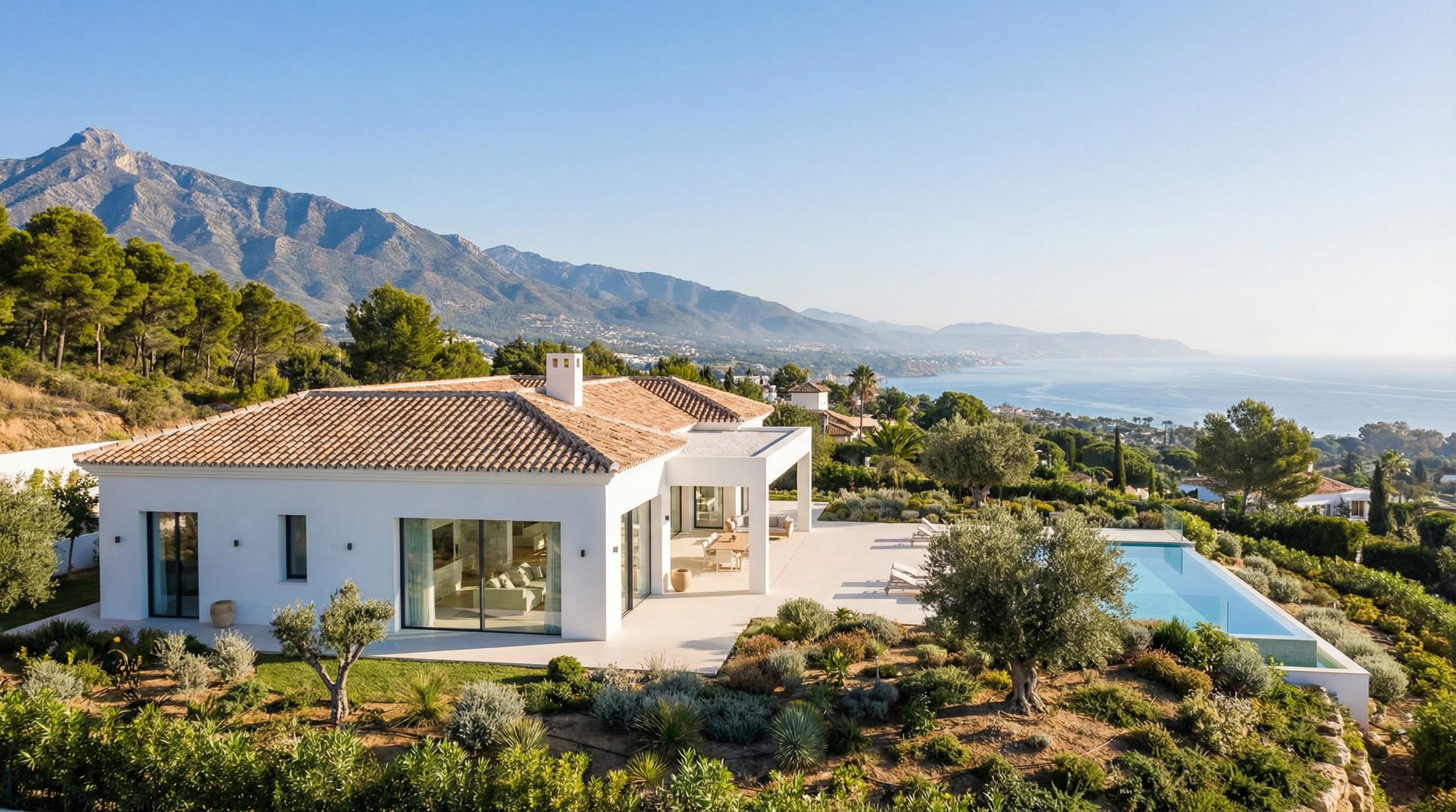 Klaar voor een stressvrije levensstijl? Deze luxe woning aan de Costa del Sol wacht op u, instapklaar voor geluk en harmonie.